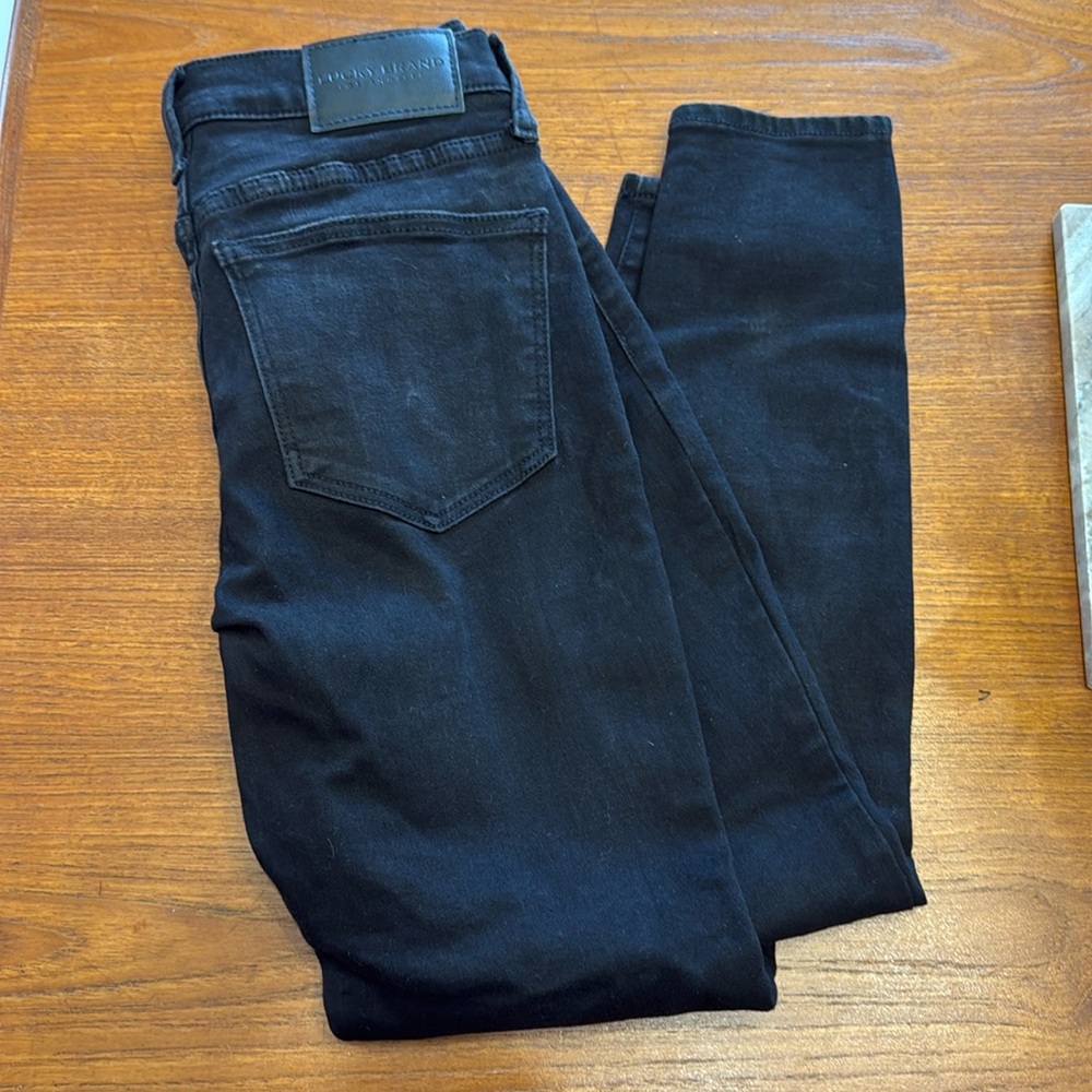 Lucky brand black skinny jeans 26A
